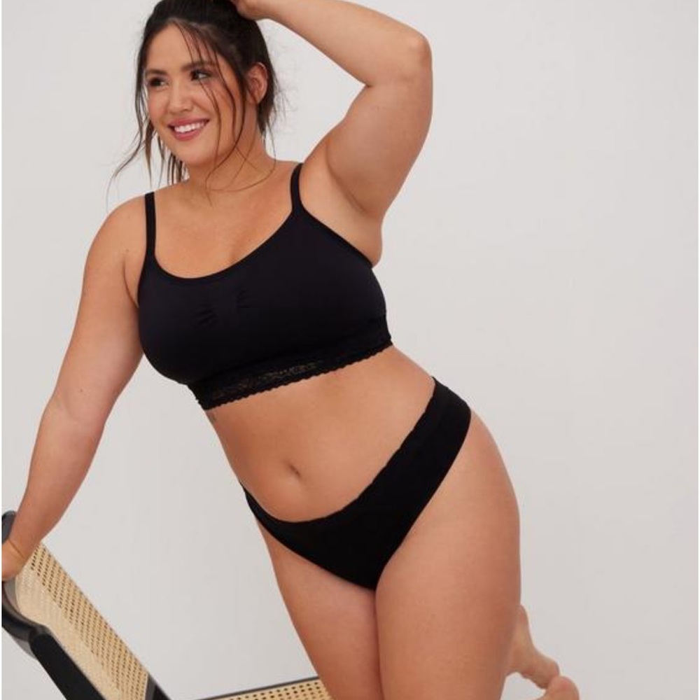 Torrid Lightly Lined Seamless Lace Band Bralette & Thong Panty